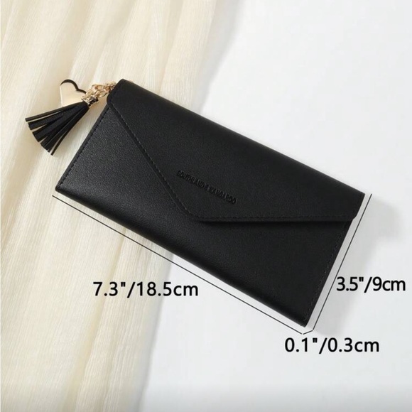 ⚠️Clearance Sleek Black Tassel Long Wallet With Gold Heart Pendant - Picture 3 of 4